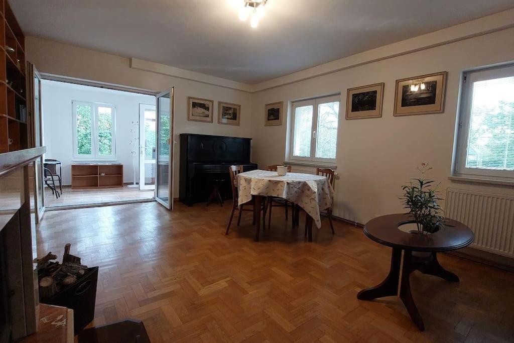 Klasicky Dum, 5 Loznic , 5 Bedrooms, Tatil Evi *